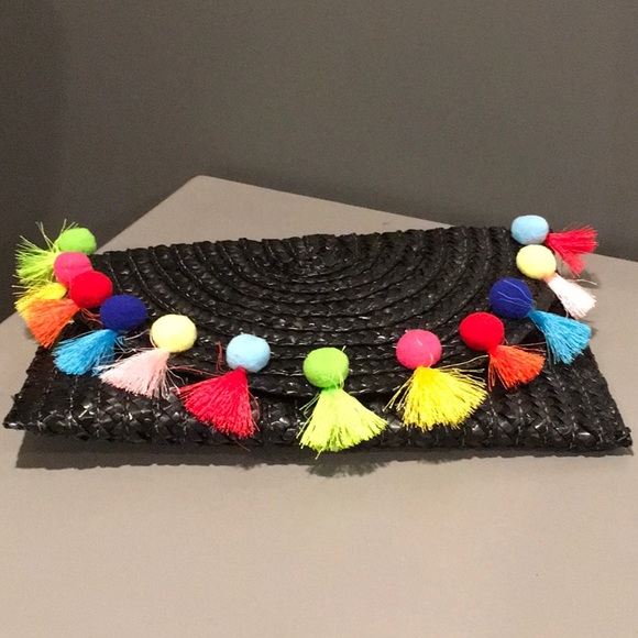 Real Straw Pom Pom Clutch. Carnival time or Vacay! - Picture 8 of 8